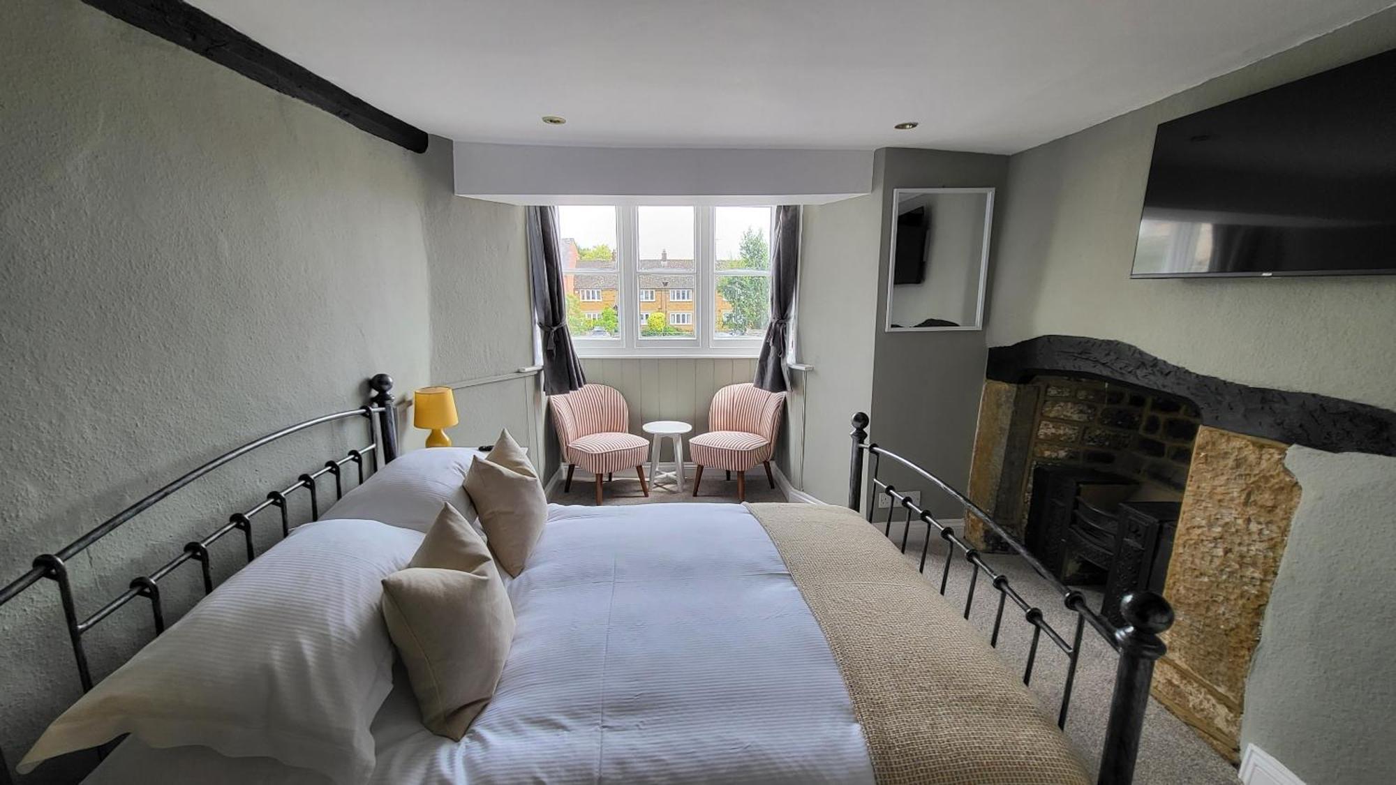 Unicorn 3* Deddington