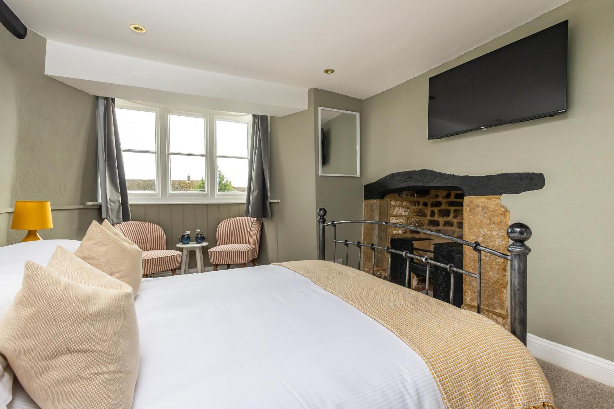 Unicorn 3* Deddington