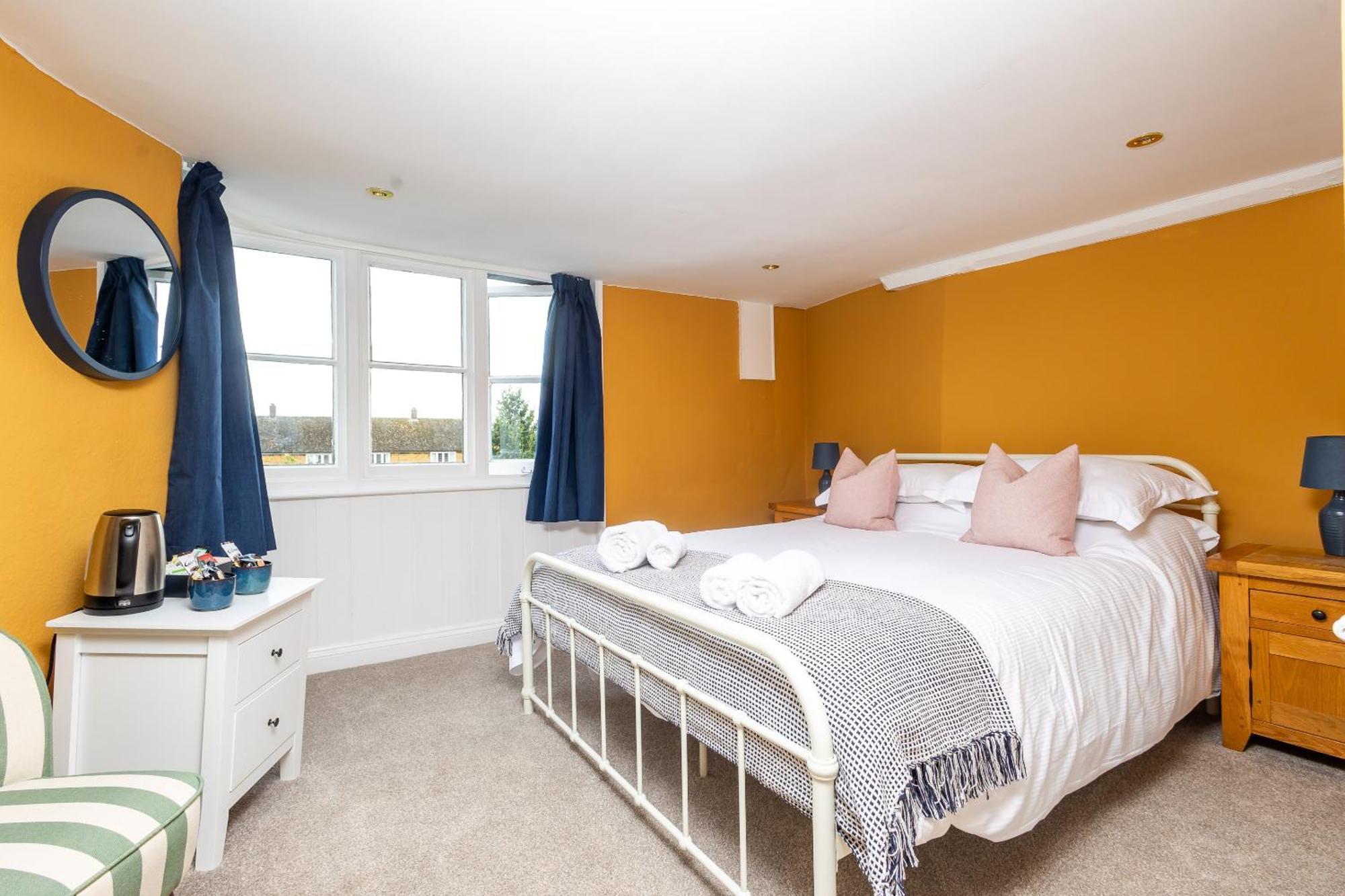 Unicorn Bed & Breakfast 3*